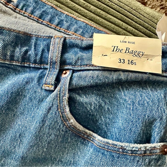 NEW Abercrombie Low Rise Baggy Jeans Size 33 - Picture 3 of 4
